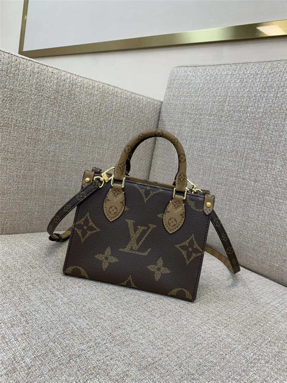 Louis Vuitton ONTHEGO BB M46839  size：18x15x8.5cm 2025 new 